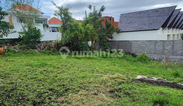 Land for Sale in Jantuk Angsa, Pererenan, Ideal for Building a Villa, Villa Environment, 5 Minutes to the Beach.