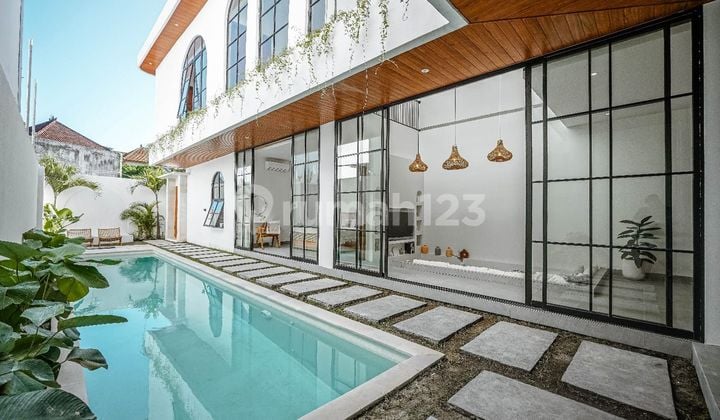 Villa Baru Gaya Meditarian Dekat Canggu Dan Pantai Munggu