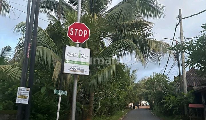 Good Land on the Side of the Main Road Suitable for Business, etc.