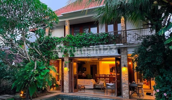 Villa Bagus Lokasi Strategis Dekat Pariwisata Seminyak S