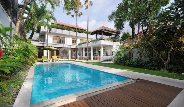 Luxury Villa Bagus Dekat Ke Pantai Dan Minimarket
