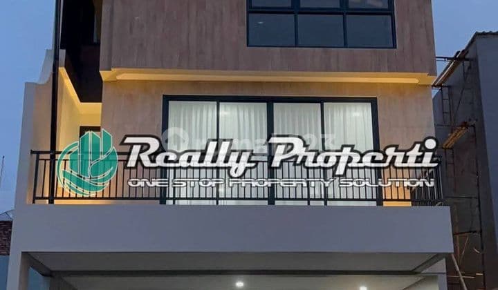 House for Sale in Bambu Apus, Jakarta
