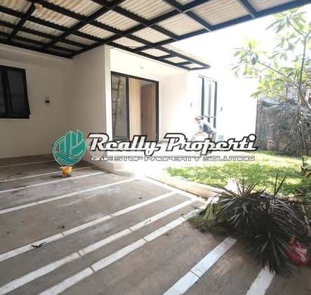 Disewakan Rumah 1½ Lantai Dalam Komplek Dekat LRT Cikunir 1