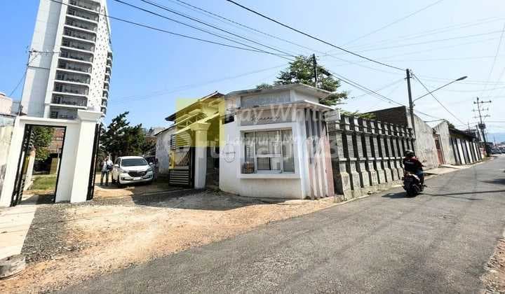 large land and bonus house in central Tanjung Karang