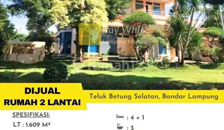 dijual rumah mewah memiliki kolam renang di teluk betung selatan