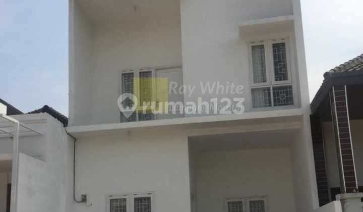 Rumah 2 Lantai Perum Griya Fantasi