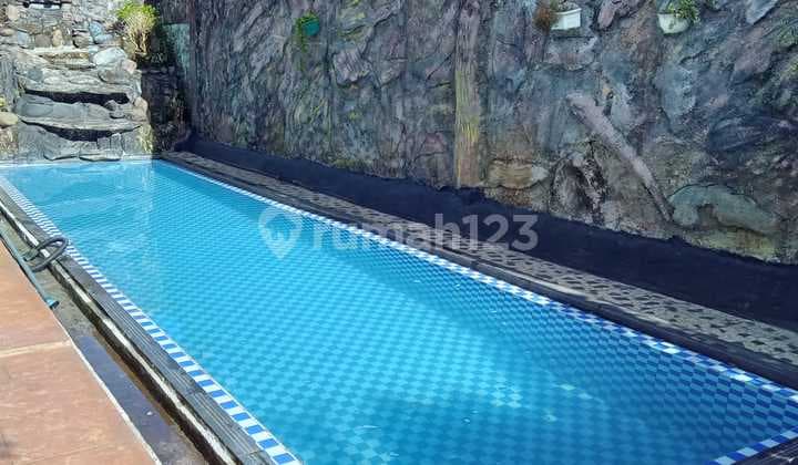 Rumah Sewa Dua Lantai Ada Kolam Renang di Kedaton Bandar Lampung