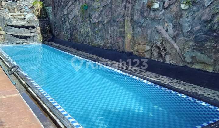 Rumah Sewa Dua Lantai Ada Kolam Renang di Kedaton Bandar Lampung