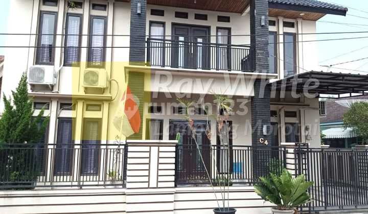 Dijual Rumah dua Lantai siap Huni rz