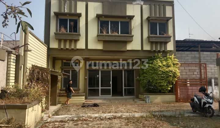 Rumah Kantor 100 meter dari Pasar Kota Karang