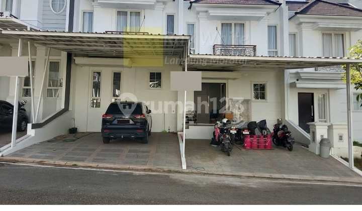 Double House in a Housing Complex