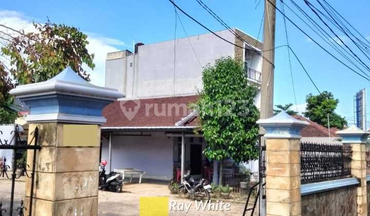 Dijual dengan Syarat Tanah Strategis tr