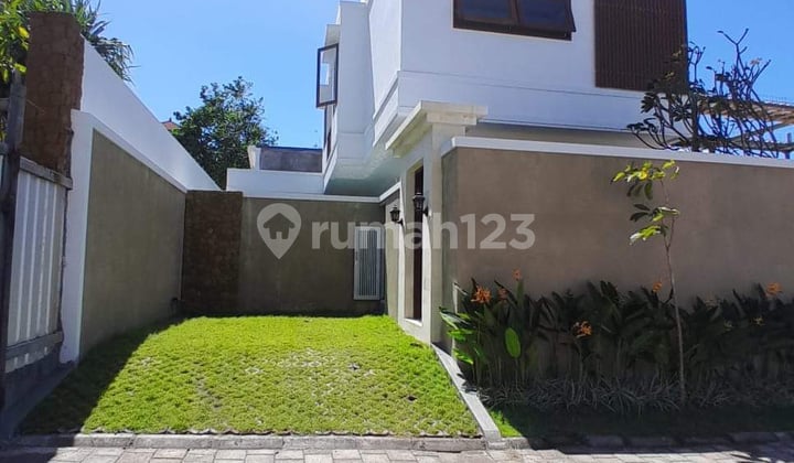 Beautiful Modern Tropical Villa Strategic Location Near Jimbaran Beach