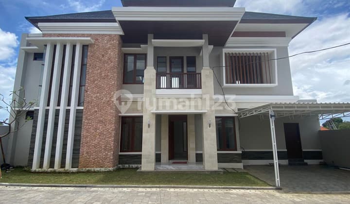 Rumah Mewah Model Villa Sanur Dekat Pantai One Gate System