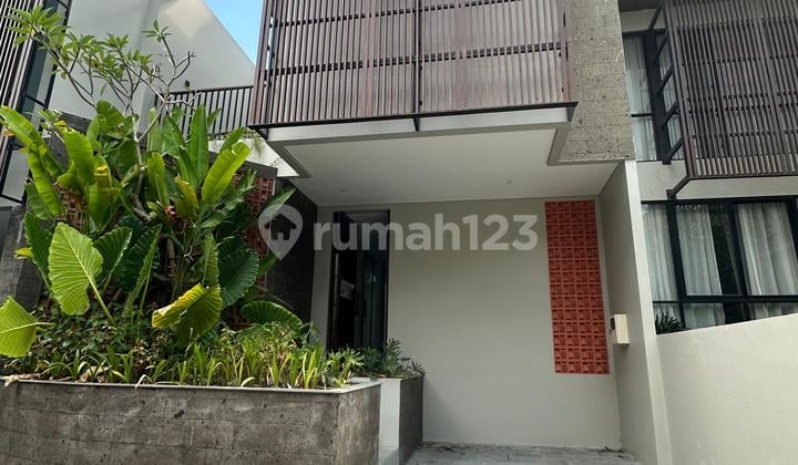 Villa Modern Tropis Canggu 5 Menit Menuju Pantai