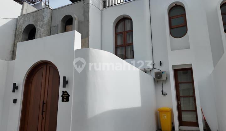 Villa Mediteranian 3 Bedrooms Modern Tropis In Jimbaran