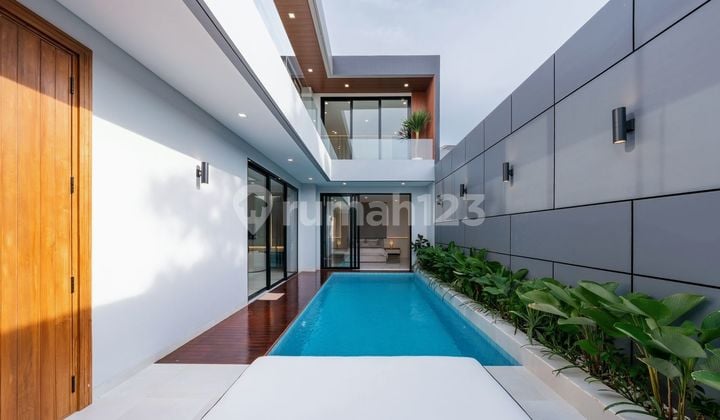 Villa Mewah Modern Tropis 5 Menit Pantai Berawa Canggu