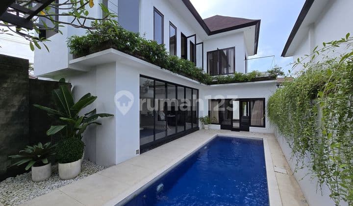 Villa Modern Tropis Jimbaran Bawah Dekat Side Walk Mall