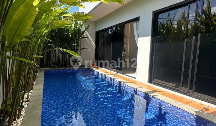 Villa Modern Tropis 3 Lantai Jimbaran Bawah