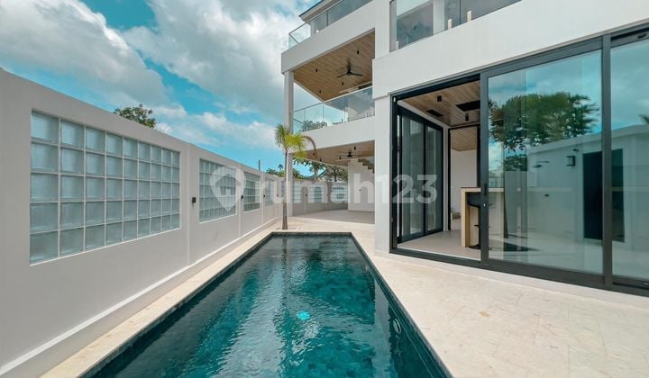 Villa Tropical 3 Lantai 5Kamar Tidur Dekat Pantai Pererenan