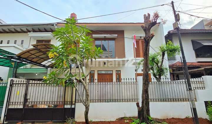 Disewakan.rumah Siap.huni.2 Lantai Di.gedung Hijau Pondok.indah.jsksel