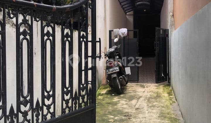 ******** on Radio ********