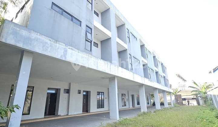 Di.jual Murah .tdk.ada Lawan Perunit Town House Di.jln..veteran Raya Jaksel