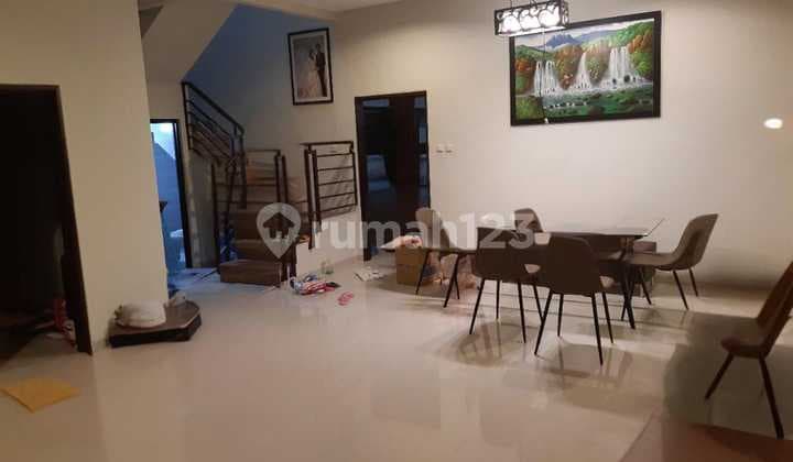 Rumah Murah Cantik Siap Huni di Singgasana Pradana Bandung
