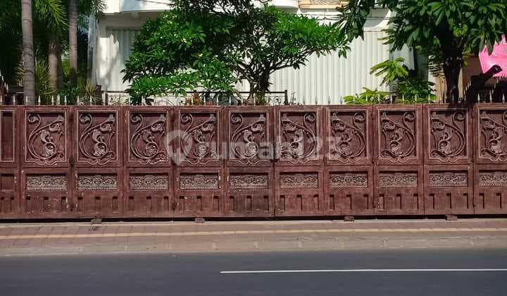 RUKO BESAR 2.5 LANTAI DAN MEMILIKI BASEMENT COCOK UNTUK GEDUNG KANTOR DAN SEGALA USAHA