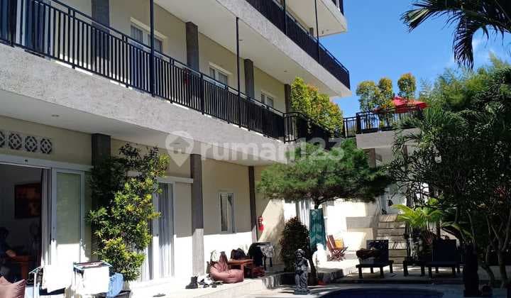 VILLA KOMERSIL ATAU QUEST HOUSE DI CANGGU JALAN UTAMA BATU MEJAN
