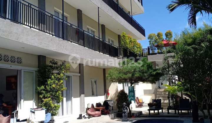 VILLA KOMERSIL ATAU QUEST HOUSE DI CANGGU JALAN UTAMA BATU MEJAN