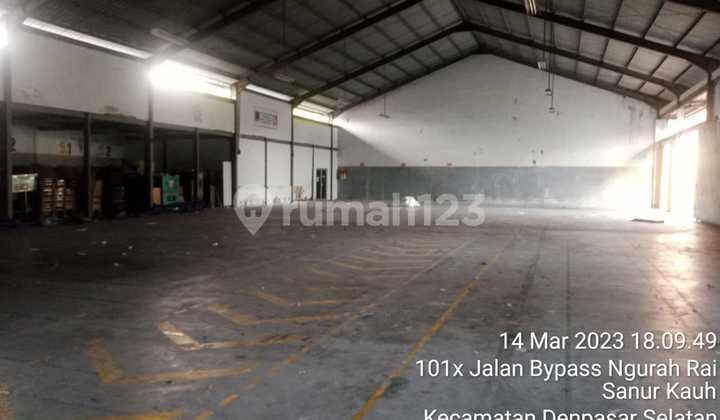 Gudang dan Kantor parkir luas di By Pass Ngurah Rai
