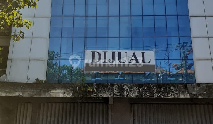 Ruko lebar dan luas di dekat Livingworld Gatsu