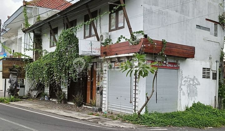 Ruko Lokasi Strategis Dekat Perumahan dan Jalan Gatsu Barat