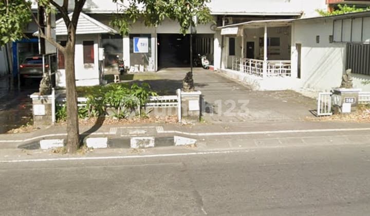 Bangunan Bekas Cuci Mobil Cocok untuk Showroom dan Gudang