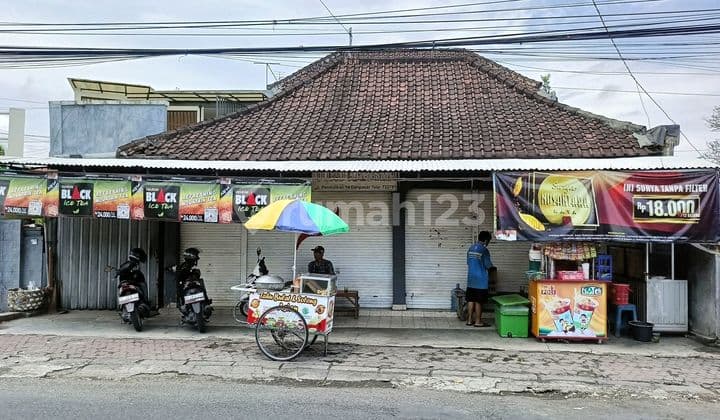 Toko Dan Rumah Di Lingkungan Sidakarya