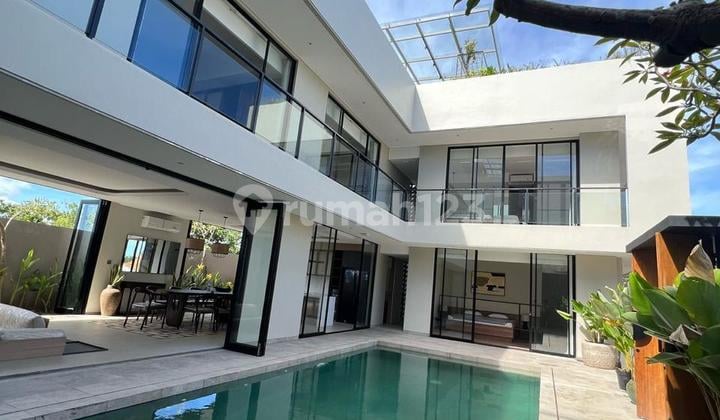 Villa Modern Luxury di Ungasan View Ocean Dekat Pantai Melasti