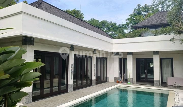 Villa with Large Garden and River View Near Sanur