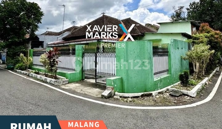 Hook House Near City Center on Jl Ikan-Ikan Malang