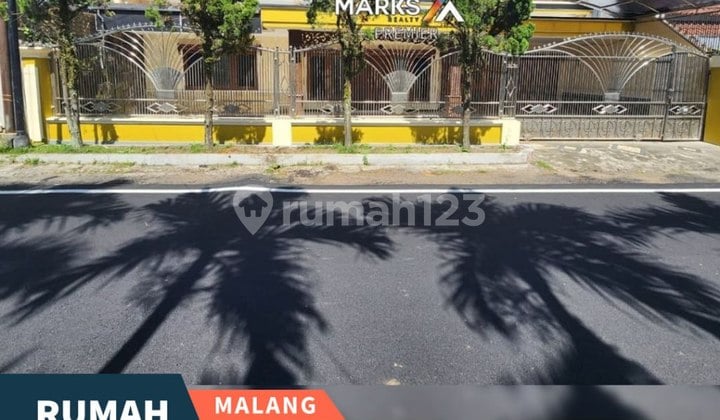Rumah Selangkah ke Soekarno Hatta di Taman Borobudur Malang