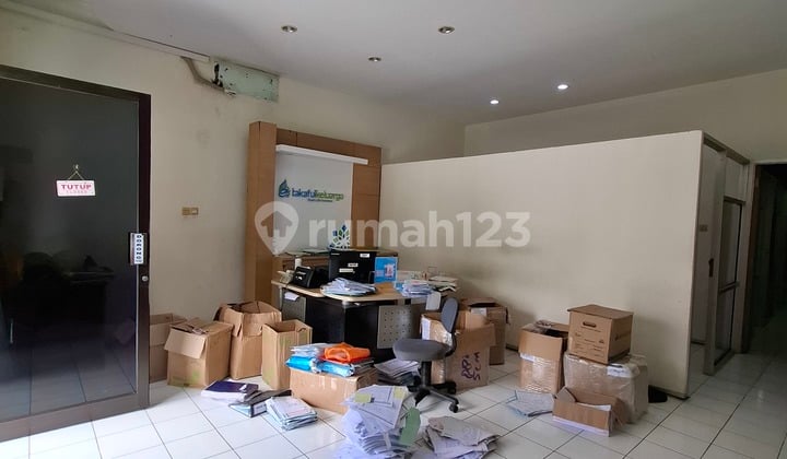Ruko 3 Lantai Jalan Ratulangi 2 Arah Pusat Kota Makassar Rolling Luas Siap Huni