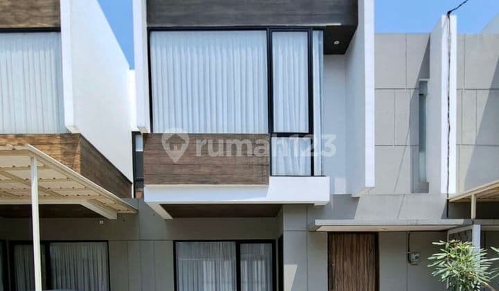 New House With Large Backyard in Bxchange Area