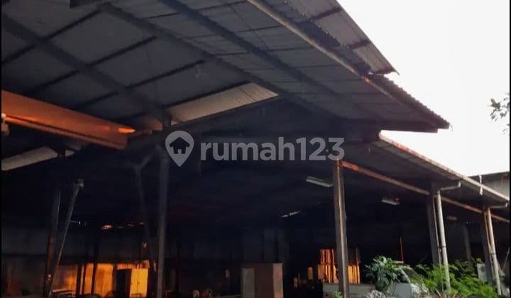 Dijual Murah Gudang Ex Besi Bekas Dan Alat Berat Area Kecamatan Cipondoh Kota Tangerang, Propinsi Banten