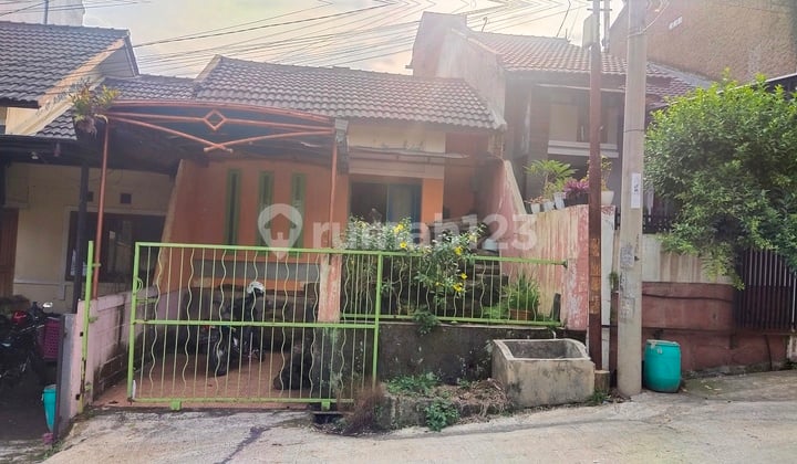 House Under 1 Billion in Greenhills Jatihandap Complex