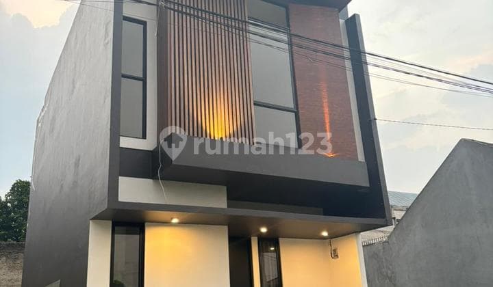 Rumah 2 Lantai 700Jtan Deket Mall dan Tol Green One Residence