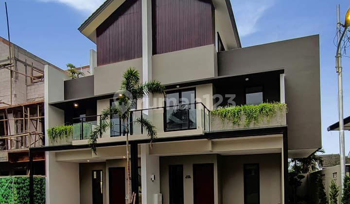 Rumah 3 Lantai, dengan Rooftop Garden & Multifunction Room di Bintaro