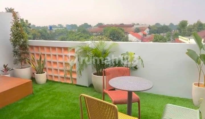 Rumah 3 Lantai dengan Kamar 3+1 Depan Kampus Sahid Pondok Cabe