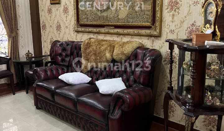 Well-Maintained Luxury House in Batununggal Elite Cluster