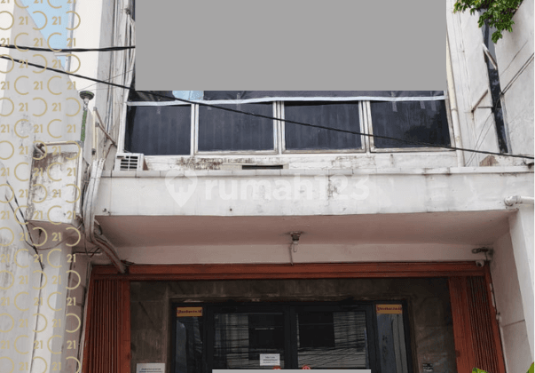 SHOPHOUSE ON RADIO DALAM MAIN ROAD, KEBAYORAN BARU, SOUTH JAKARTA