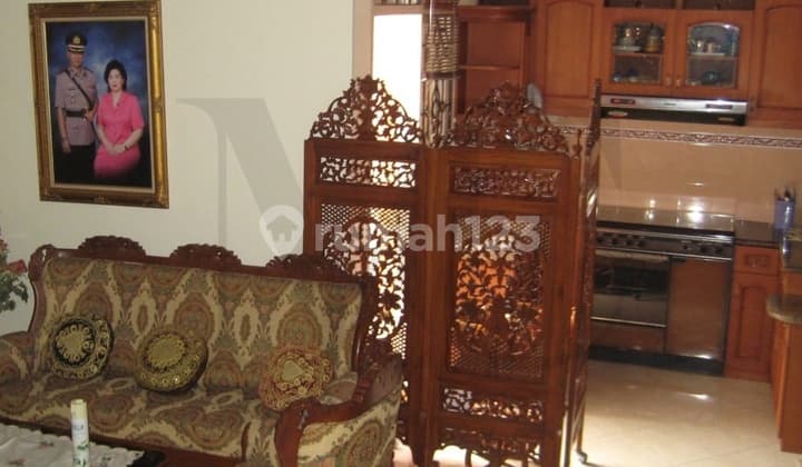 Large House with 5 Bedrooms in the Elite Balikpapan Baru Housing Complex